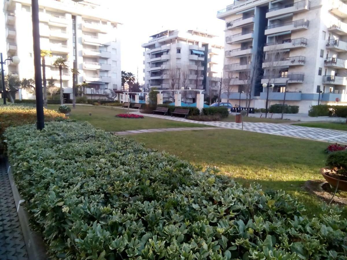 Attico Mansardato E Climatizzato Con Vista Mare Montesilvano Marina Εξωτερικό φωτογραφία